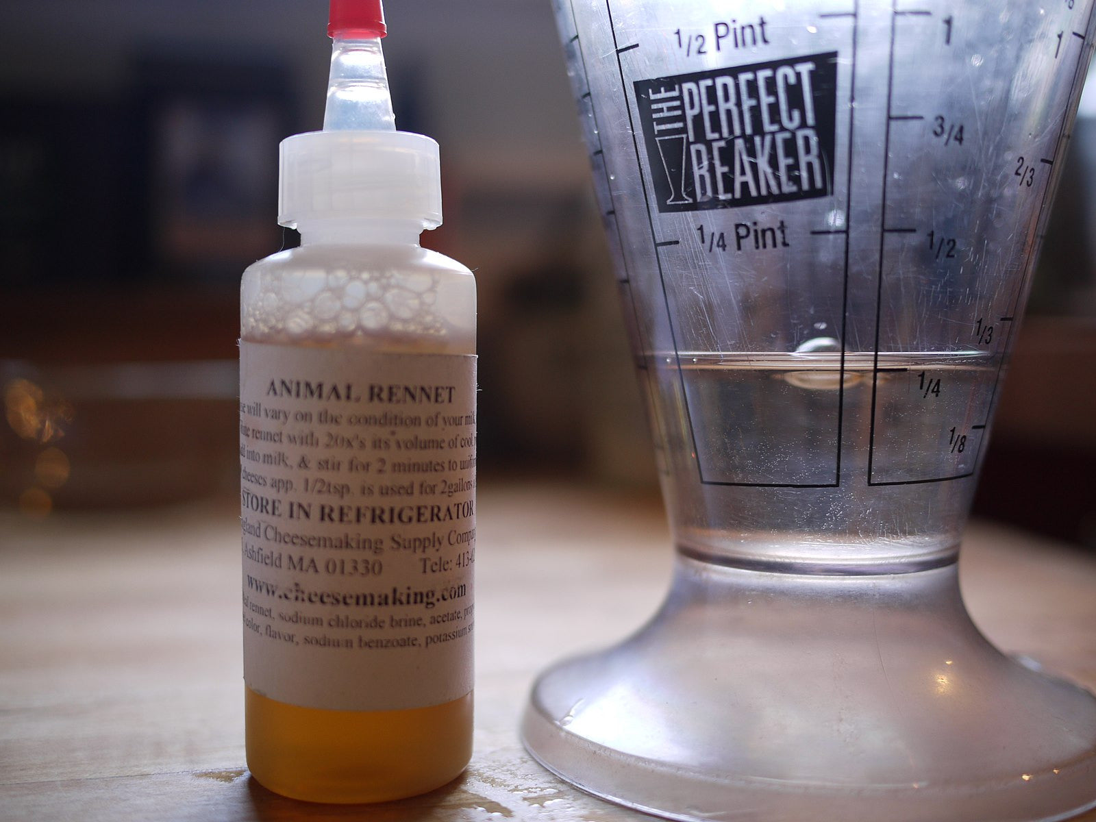 Should I choose animal rennet or vegetable rennet in my natural cheese?