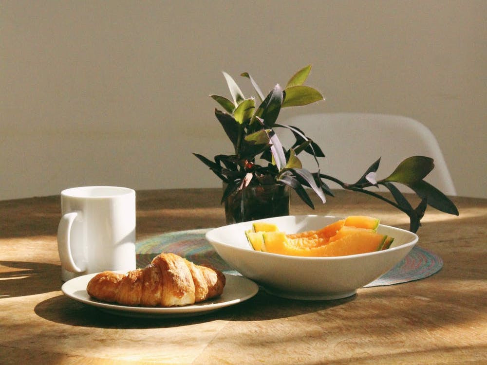 Why don't I want to eat breakfast in the morning?